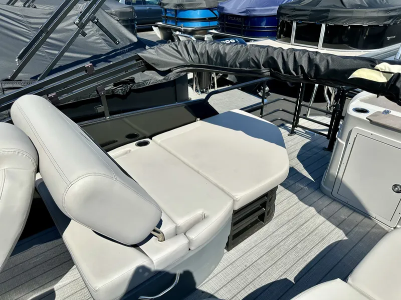 Slide: The Image of Starcraft CX23RLTT 2024 - 11