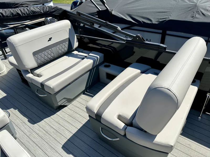 Slide: The Image of Starcraft CX23RLTT 2024 - 12