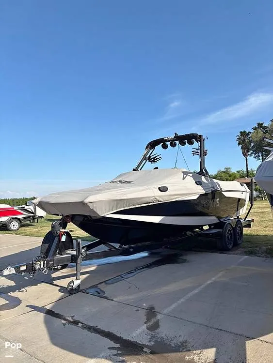 Slide: The Image of Axis A24 2021 - 16350409