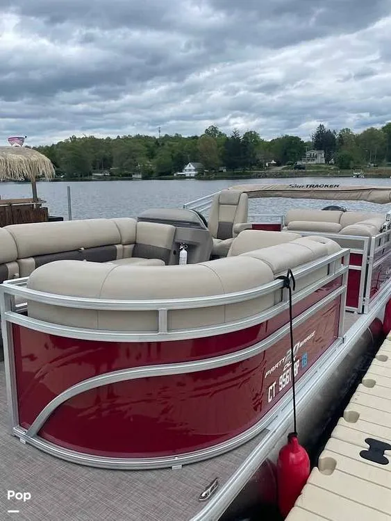 Slide: The Image of Sun Tracker Party Barge 20 DLX 2024 - 16389406