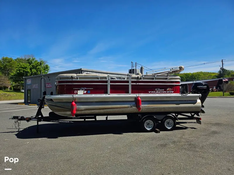 Slide: The Image of Sun Tracker Party Barge 20 DLX 2024 - 16424284
