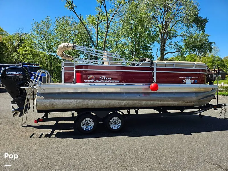 Slide: The Image of Sun Tracker Party Barge 20 DLX 2024 - 16424286