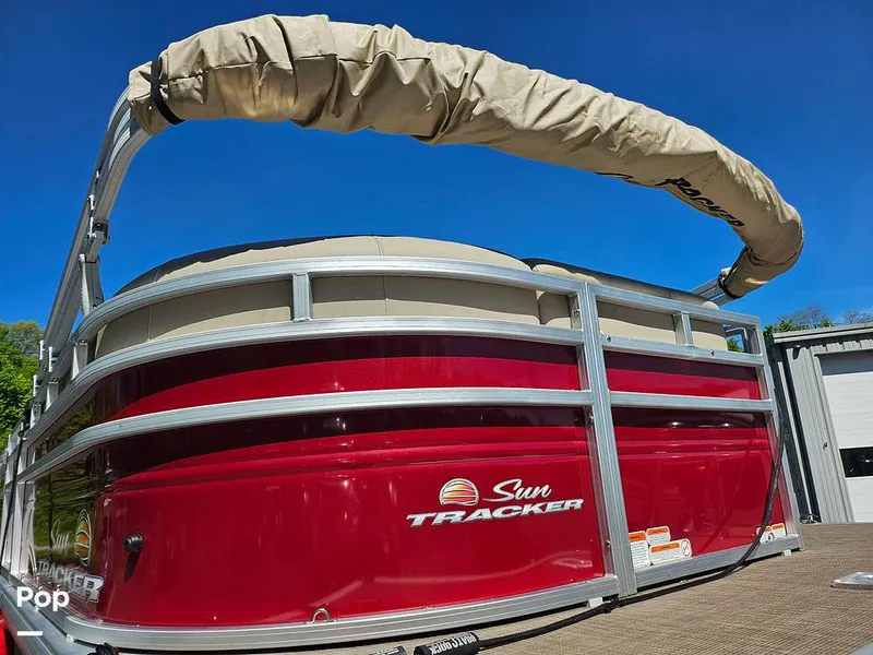Slide: The Image of Sun Tracker Party Barge 20 DLX 2024 - 16424308