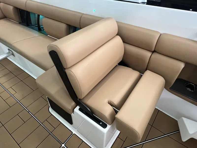 Slide: The Image of Aviara AV36 2023 - 10