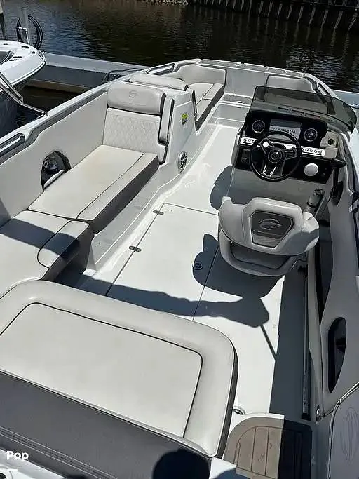 Slide: The Image of Crownline Boats E230XS 2024 - 16470314