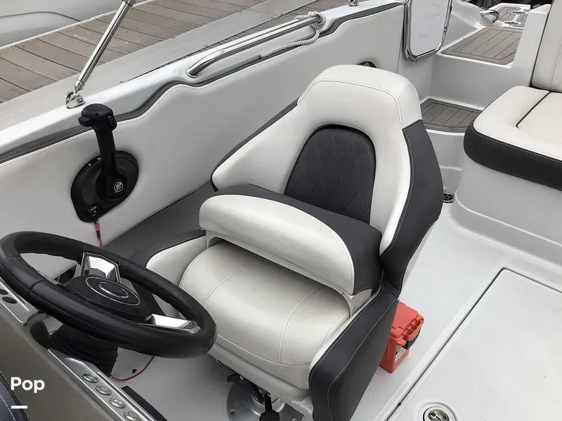 Slide: The Image of Crownline Boats E230XS 2024 - 16756978