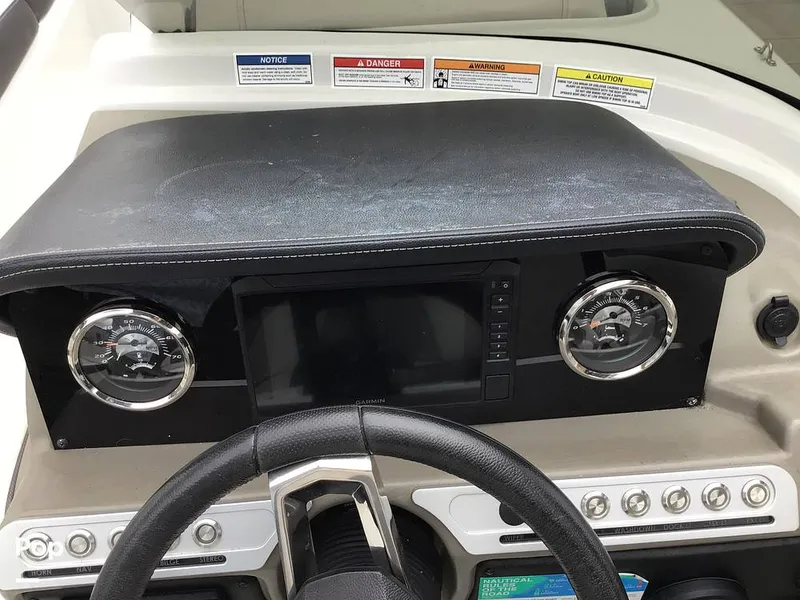 Slide: The Image of Crownline Boats E230XS 2024 - 16756989