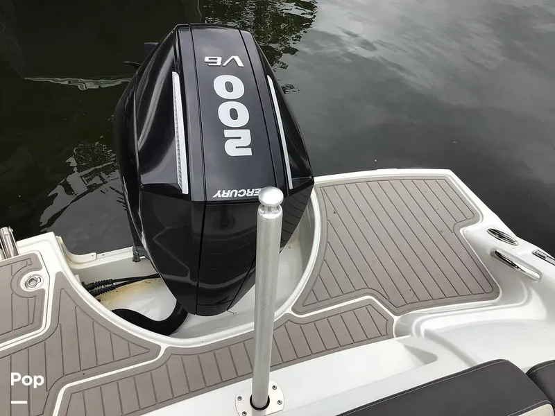 Slide: The Image of Crownline Boats E230XS 2024 - 16756993