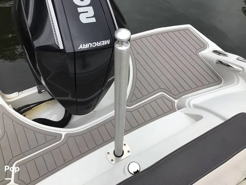 Slide: The Image of Crownline Boats E230XS 2024 - 16756995