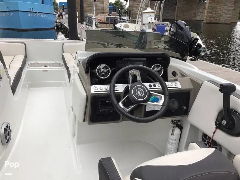 Slide: The Image of Crownline Boats E230XS 2024 - 16756963