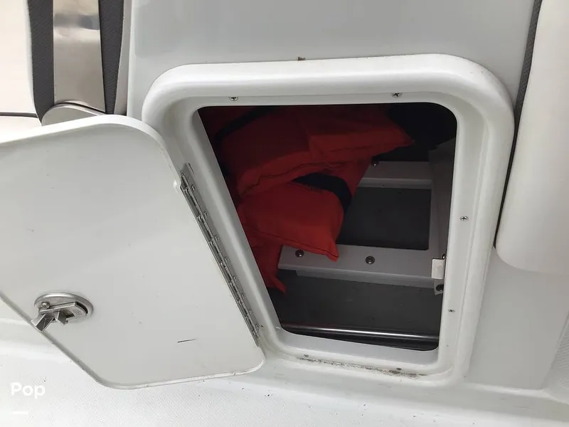 Slide: The Image of Crownline Boats E230XS 2024 - 16757013