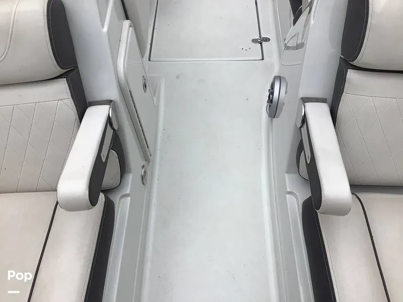 Slide: The Image of Crownline Boats E230XS 2024 - 16757014