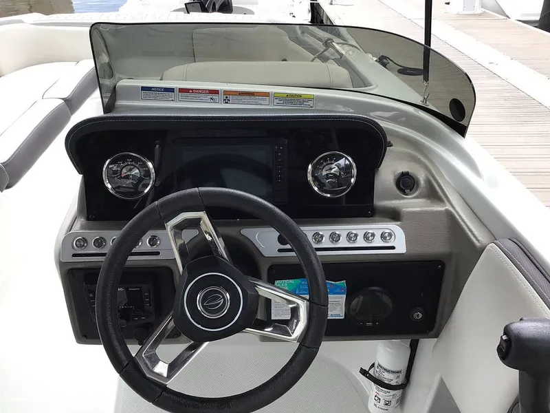 Slide: The Image of Crownline Boats E230 XS 2024 - 16757028