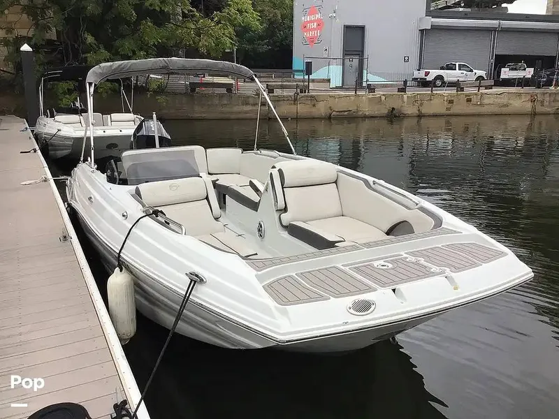Slide: The Image of Crownline Boats E230 XS 2024 - 16757281