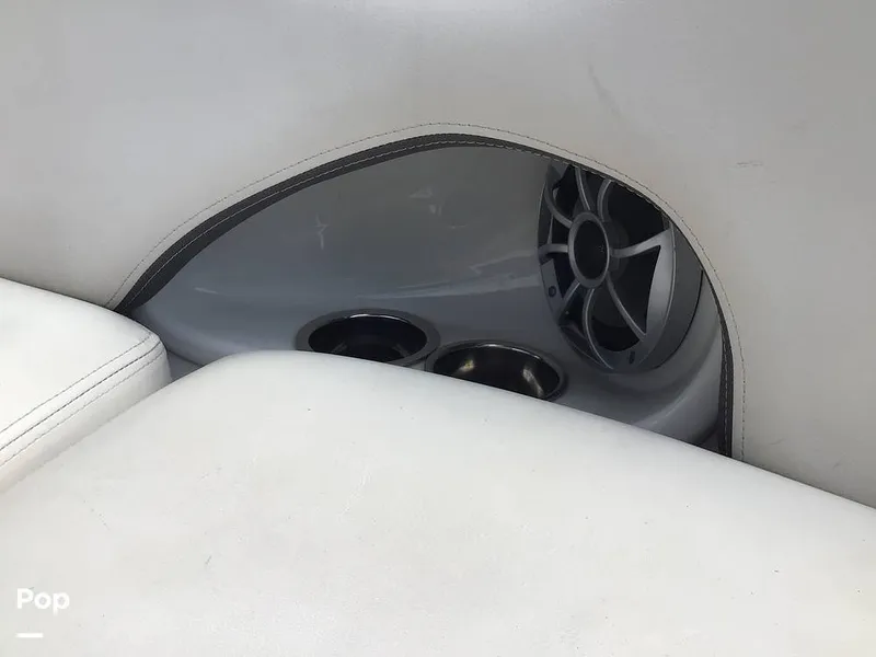 Slide: The Image of Crownline Boats E230 XS 2024 - 16757102