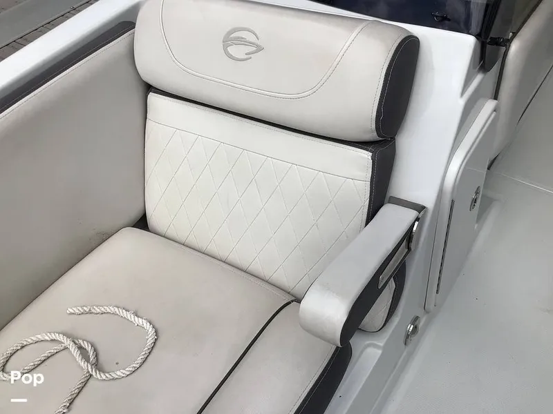 Slide: The Image of Crownline Boats E230 XS 2024 - 16757104