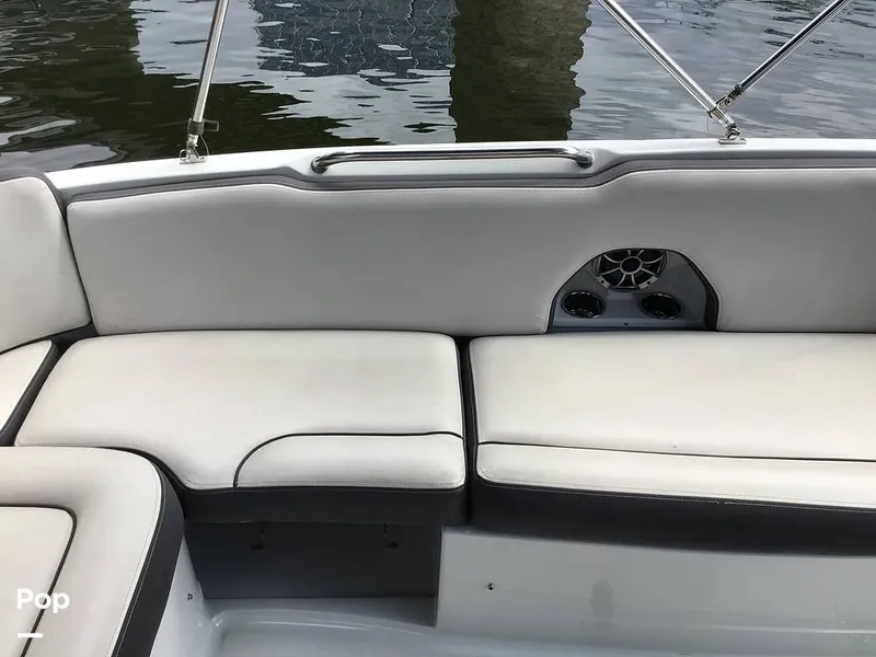 Slide: The Image of Crownline Boats E230 XS 2024 - 16757118