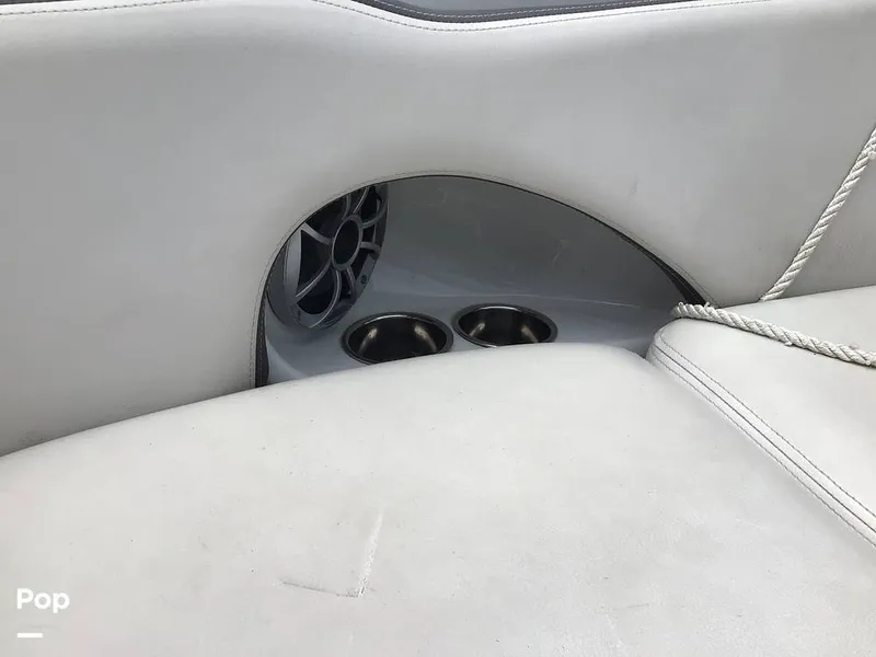 Slide: The Image of Crownline Boats E230 XS 2024 - 16757101