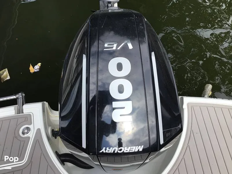 Slide: The Image of Crownline Boats E230 XS 2024 - 16757121