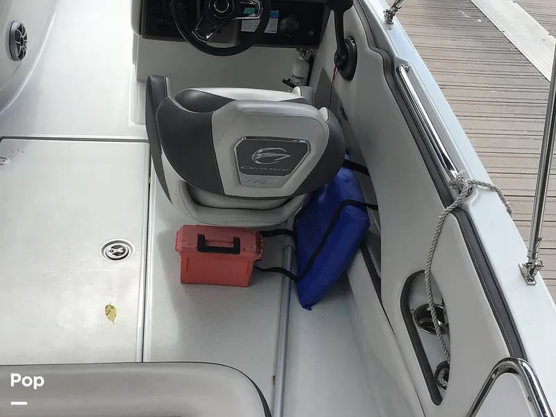 Slide: The Image of Crownline Boats E230 XS 2024 - 16757114