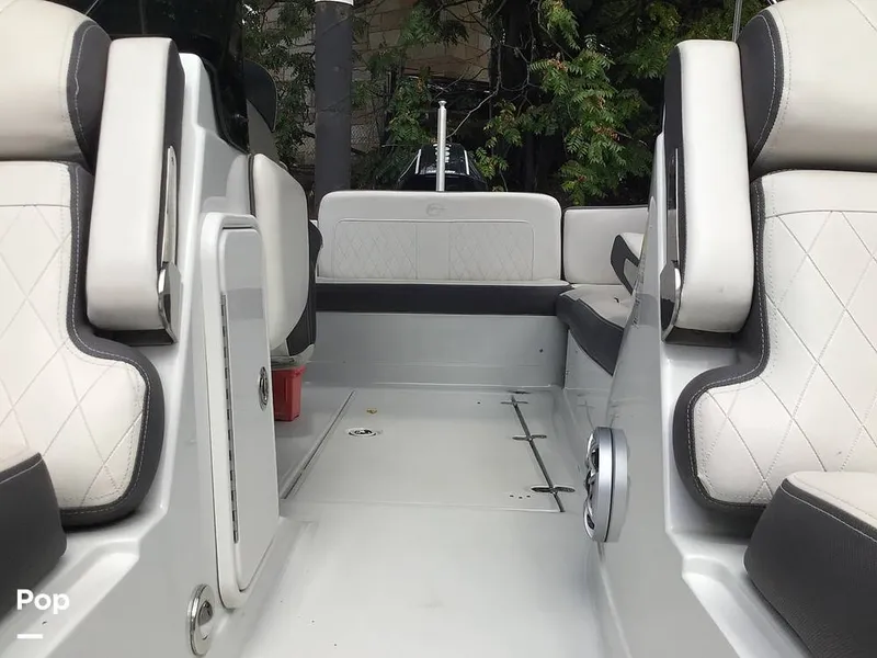Slide: The Image of Crownline Boats E230 XS 2024 - 16757103