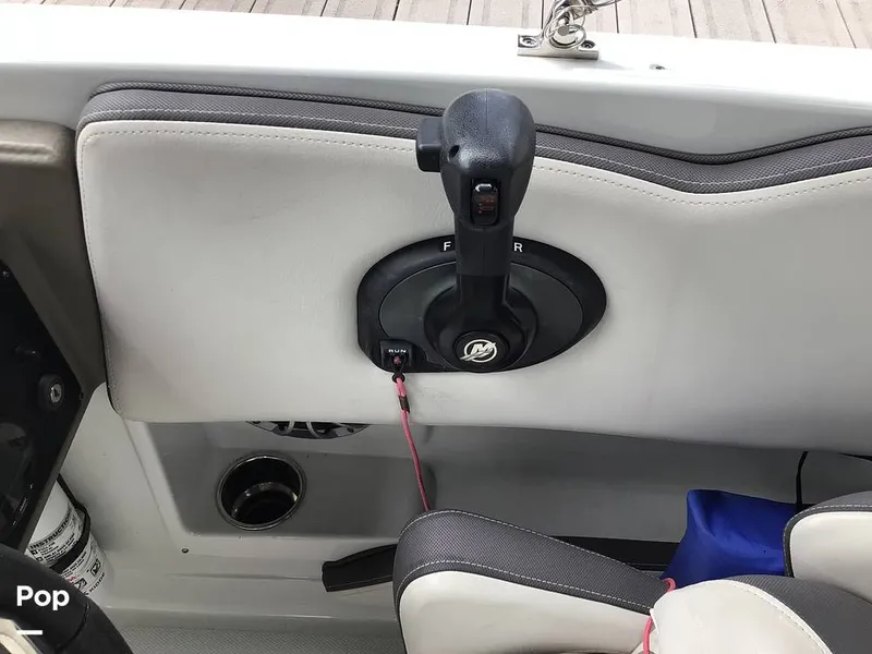 Slide: The Image of Crownline Boats E230 XS 2024 - 16757084