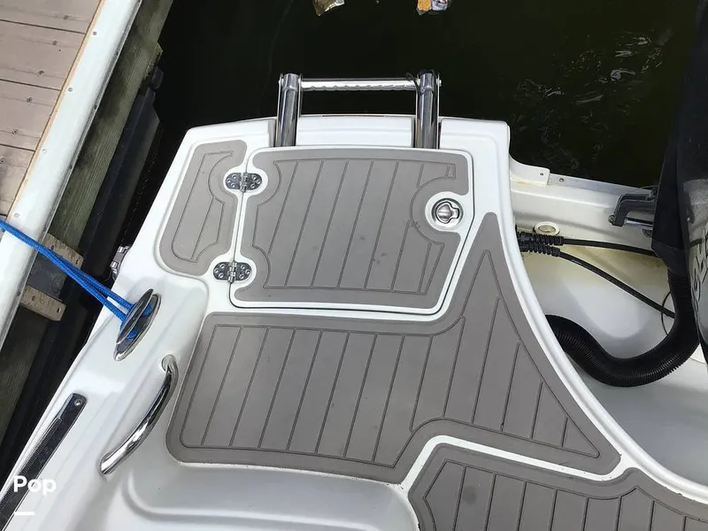 Slide: The Image of Crownline Boats E230 XS 2024 - 16757123
