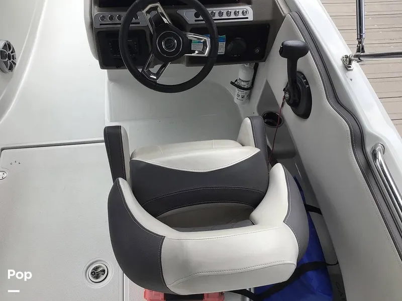 Slide: The Image of Crownline Boats E230 XS 2024 - 16757088