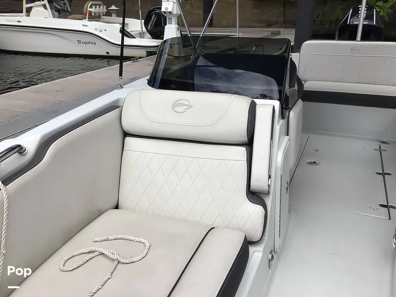 Slide: The Image of Crownline Boats E230 XS 2024 - 16757095