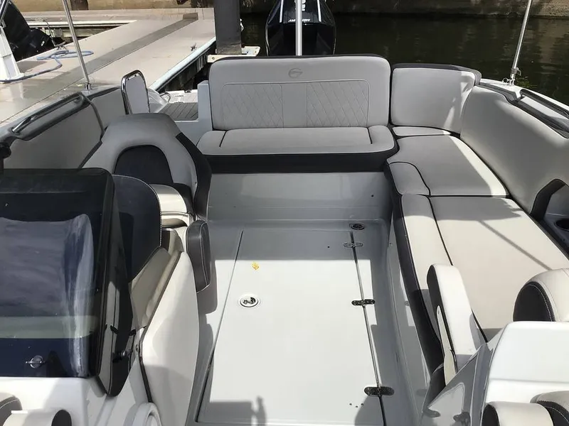 Slide: The Image of Crownline Boats E230 XS 2024 - 16757109