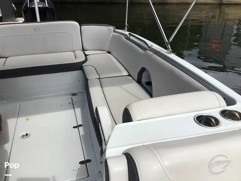 Slide: The Image of Crownline Boats E230 XS 2024 - 16757111