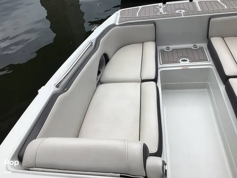 Slide: The Image of Crownline Boats E230 XS 2024 - 16757092