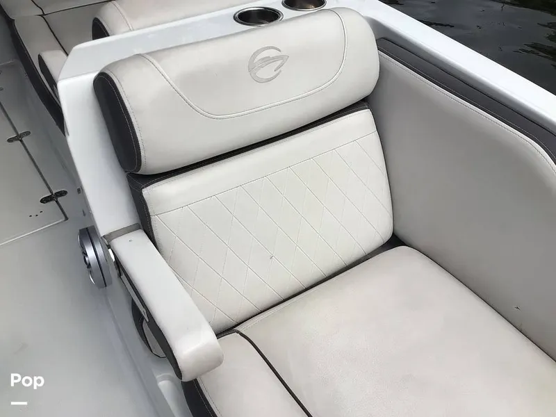 Slide: The Image of Crownline Boats E230 XS 2024 - 16757105
