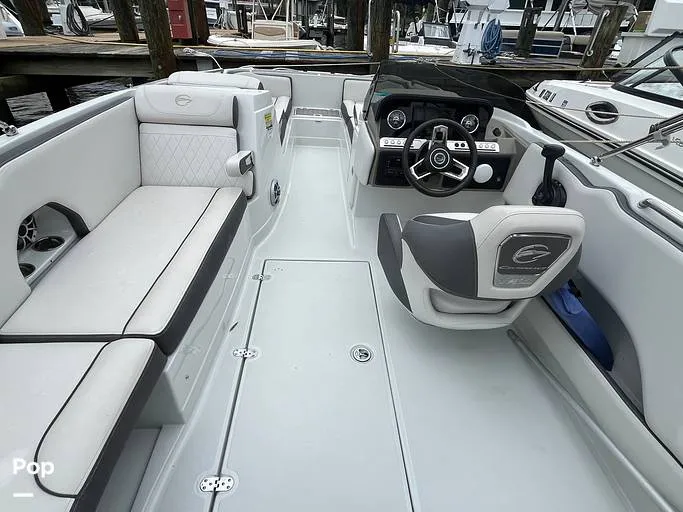 Slide: The Image of Crownline Boats E230XS 2024 - 16380955