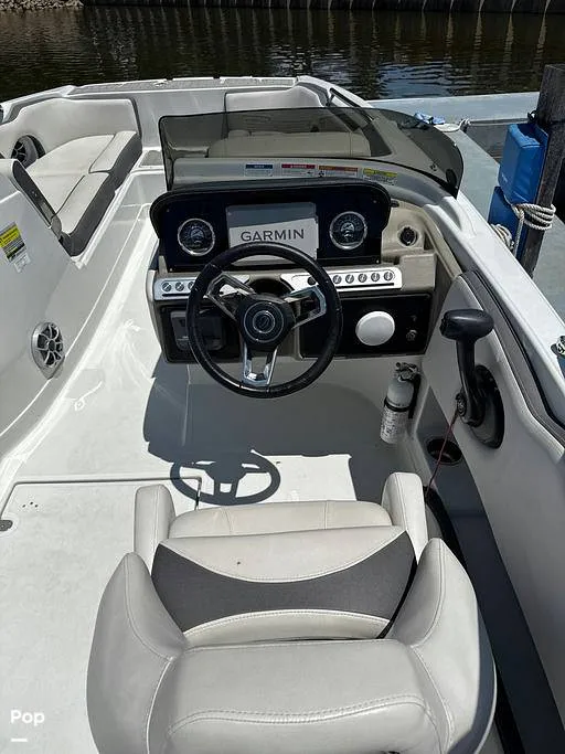 Slide: The Image of Crownline Boats E230XS 2024 - 16351038