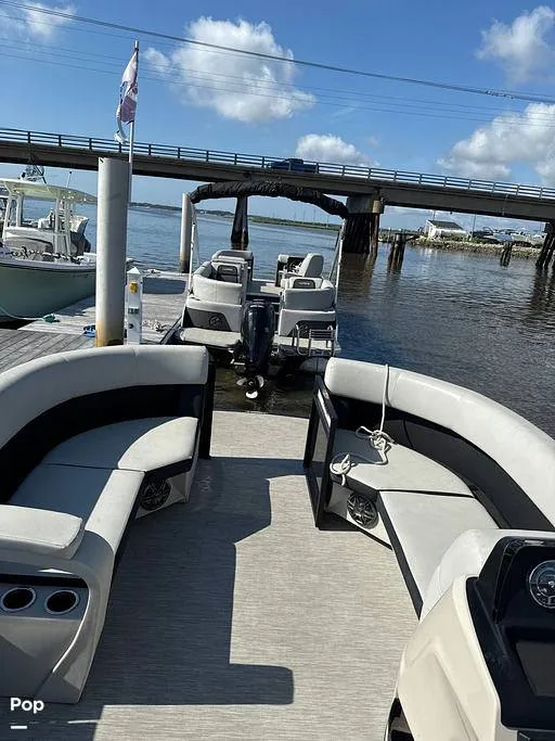 Slide: The Image of Harris Breeze 230 2024 - 16349362