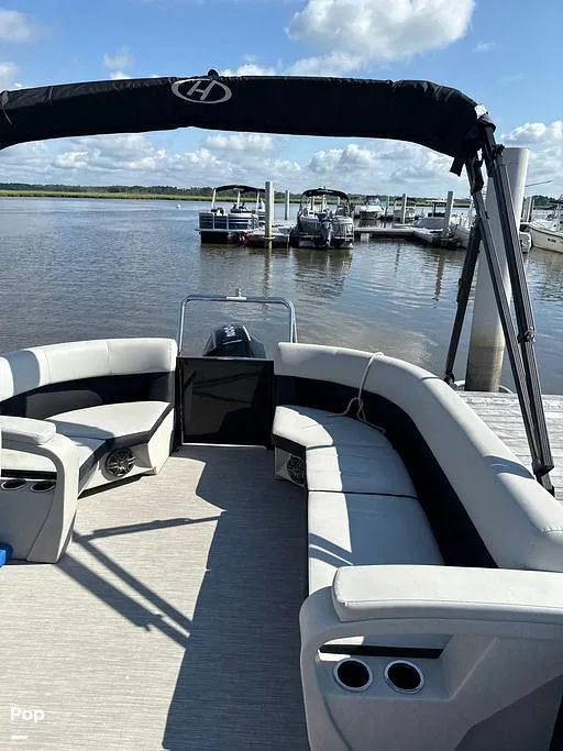 Slide: The Image of Harris Breeze 230 2024 - 16349363