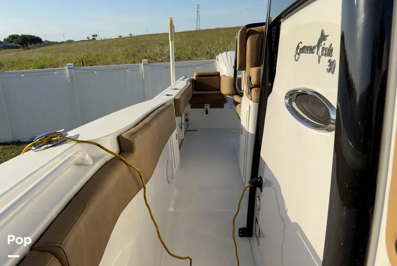 Slide: The Image of Sea Hunt Gamefish 30 Forward Seating 2022 - 16368244