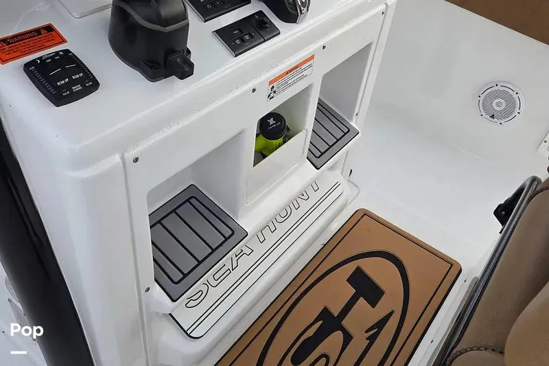 Slide: The Image of Sea Hunt Gamefish 30 Forward Seating 2022 - 16350236