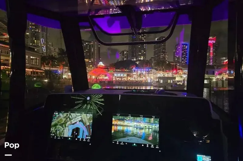 Slide: The Image of Sea Hunt Gamefish 30 Forward Seating 2022 - 16350245