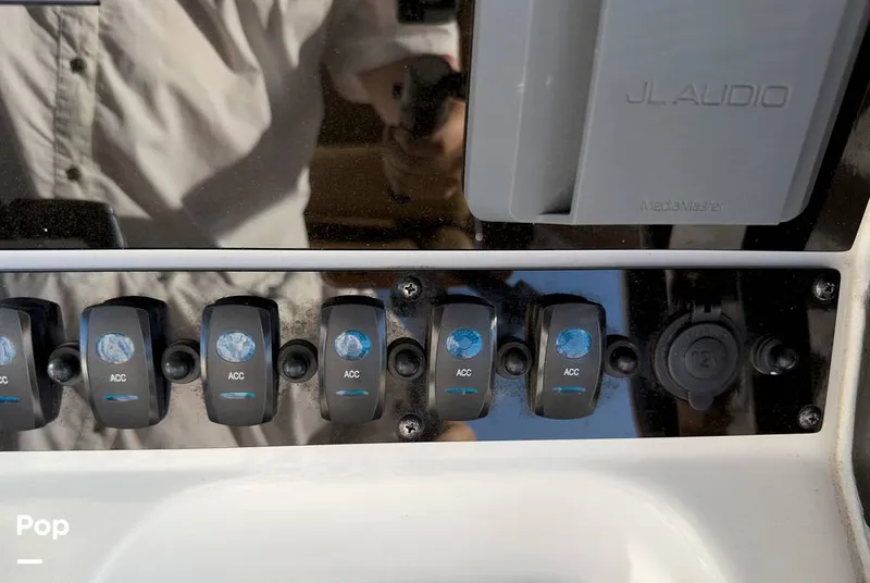 Slide: The Image of Sea Hunt Gamefish 30 Forward Seating 2022 - 16368202