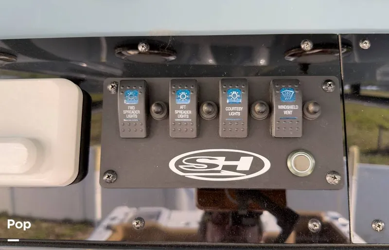 Slide: The Image of Sea Hunt Gamefish 30 Forward Seating 2022 - 16368213