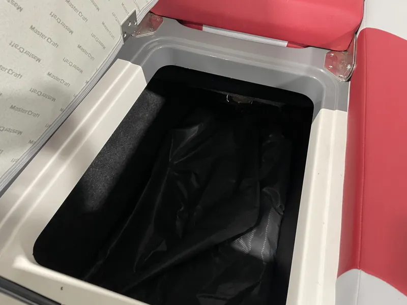 Slide: The Image of Mastercraft XT23 2023 - 18