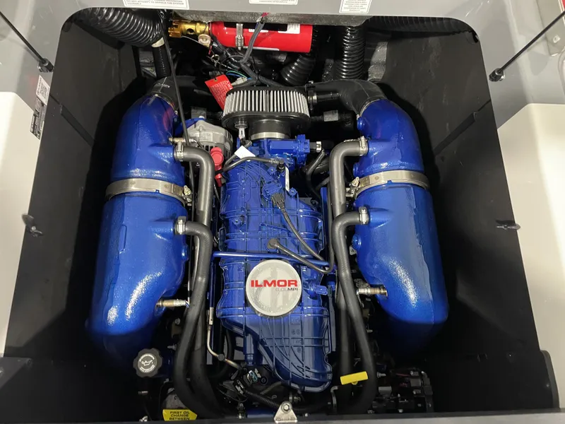 Slide: The Image of Mastercraft XT23 2023 - 19