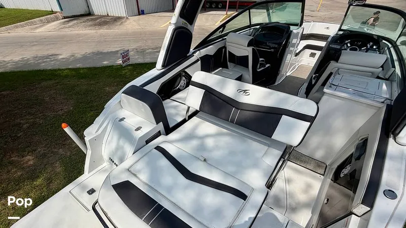 Slide: The Image of Monterey Elite Series 258 SS 2022 - 16374014