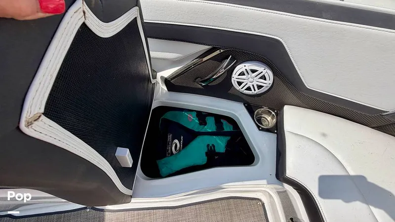 Slide: The Image of Monterey Elite Series 258 SS 2022 - 16374005