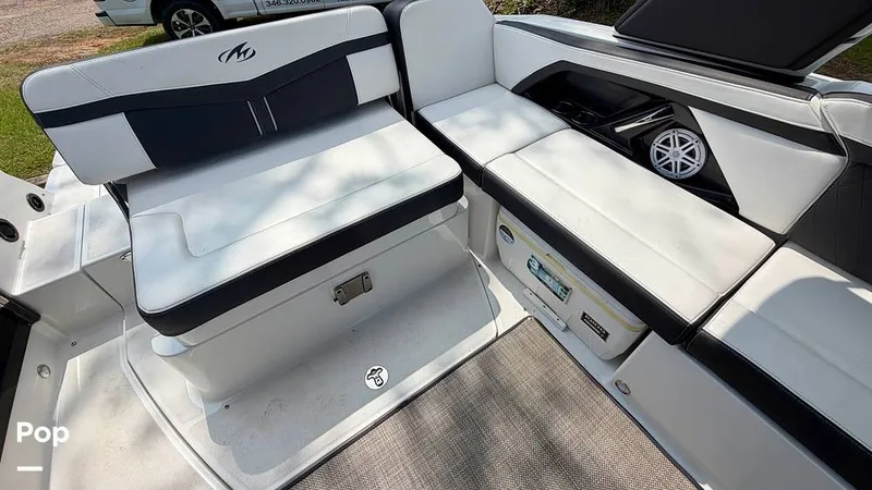 Slide: The Image of Monterey Elite Series 258 SS 2022 - 16374024