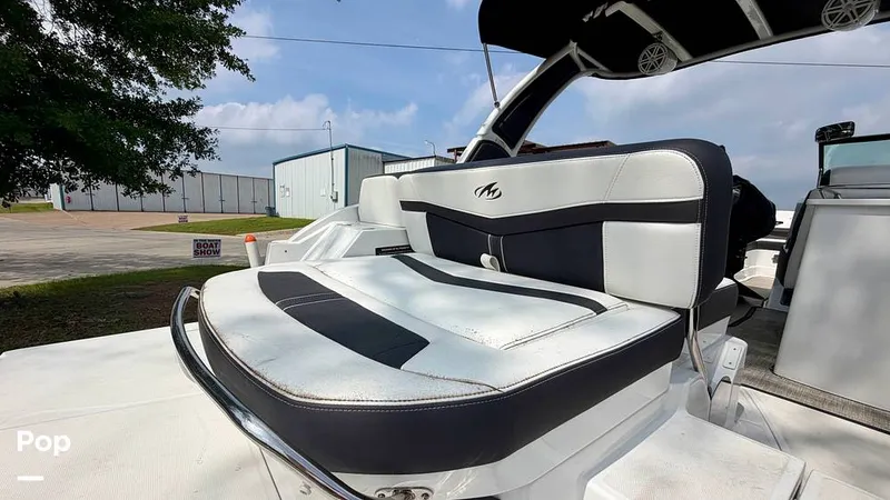 Slide: The Image of Monterey Elite Series 258 SS 2022 - 16374088