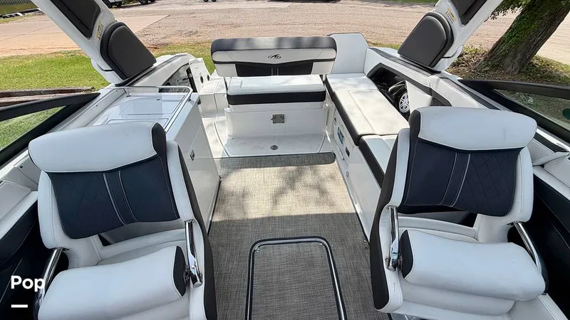 Slide: The Image of Monterey Elite Series 258 SS 2022 - 16374011