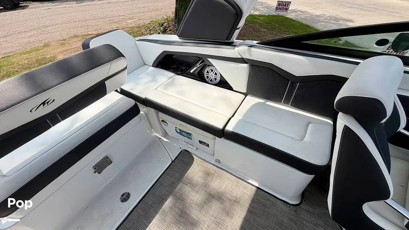 Slide: The Image of Monterey Elite Series 258 SS 2022 - 16374012